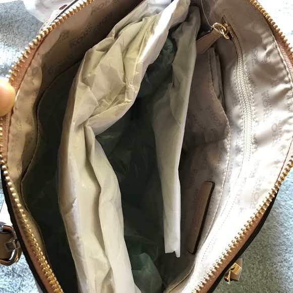 MK Handbag/purse with optional shoulder strap - Picture 2 of 4